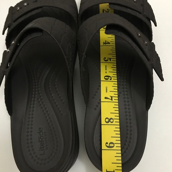 Crocs Women’s Platform Sandals Brown Color Size 9 - Picture 9 of 15